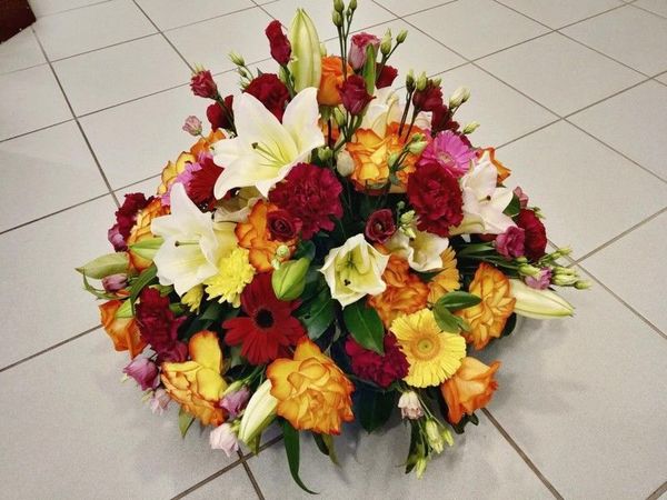 Coupe de fleurs tons chauds