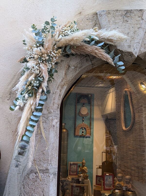 D&eacute;coration mural en fleurs s&eacute;ch&eacute;es th&egrave;me champ&ecirc;tre