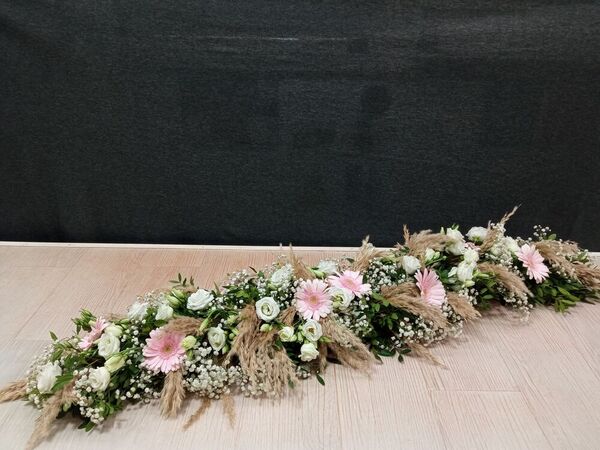 Centre de table mixte fleurs coup&eacute;es et fleurs s&eacute;ch&eacute;es