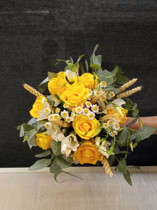 Bouquet color&eacute; pour un mariage aux couleurs lumineuses