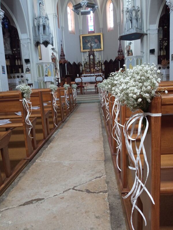 D&eacute;coration du chemin jusqu'&agrave; l'autel