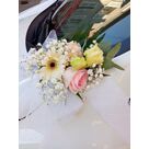 Habillage de la voiture des mari&eacute;s