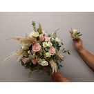 Assortiment du bouquet de la mari&eacute;e et des boutonni&egrave;res
