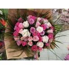 Bouquet de roses dans les tons rose et blanc